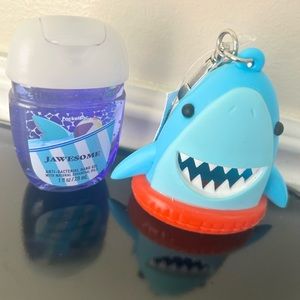 Bath and Body Works Shark with Life Preserver Pocketbac NWT